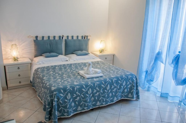 Deluxe room with balcony and with view