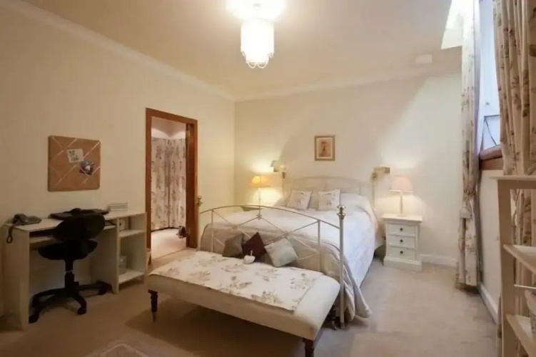 Abercromby Place Apartment