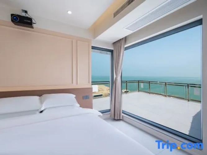 Standard Family room with view