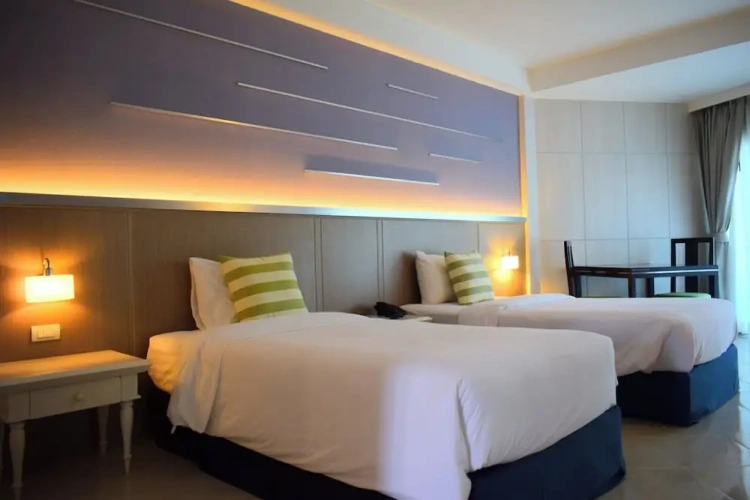Standard Twin room with balcony