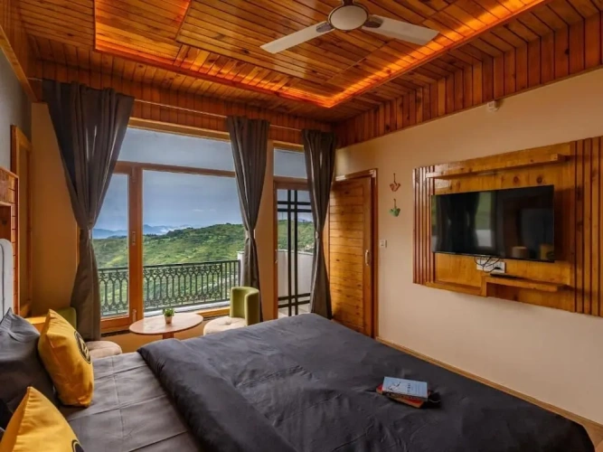 Deluxe Double room with balcony and with mountain view
