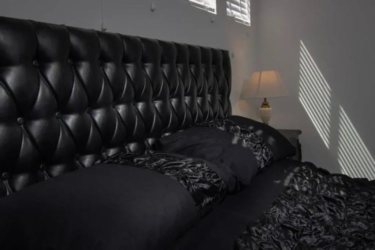 Chic Church conversion close to tower - o la la!
