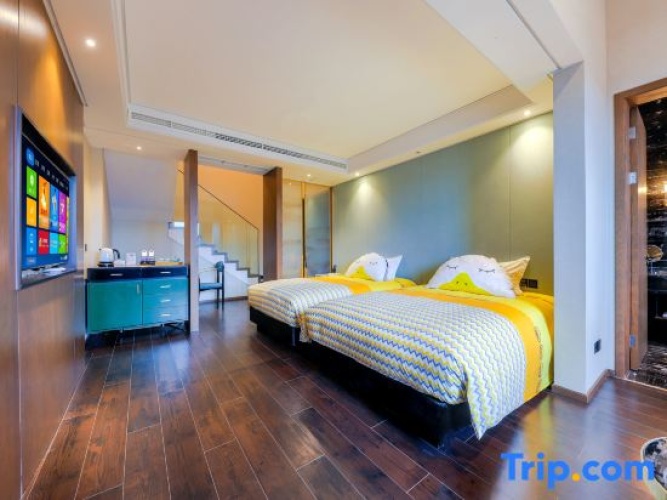 Sextuple Family Suite