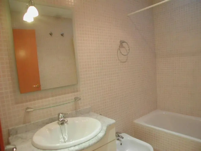 2 Bedrooms Cottage