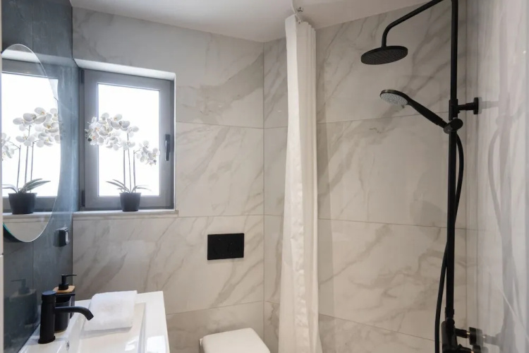 LIV - Prime Central Athens Studio S8-2a