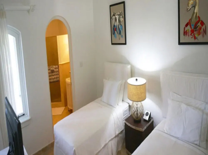 Sunny Vacation Villa 28