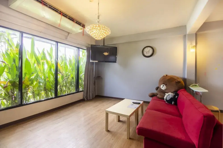 OYO 705 Hostel@seatzstation