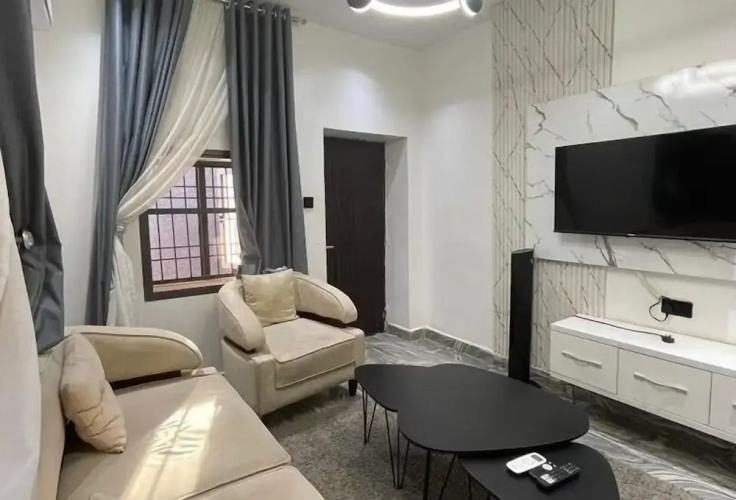 Deroche Apartment