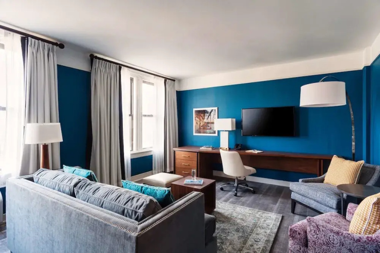 Commonwealth Park Suites Hotel