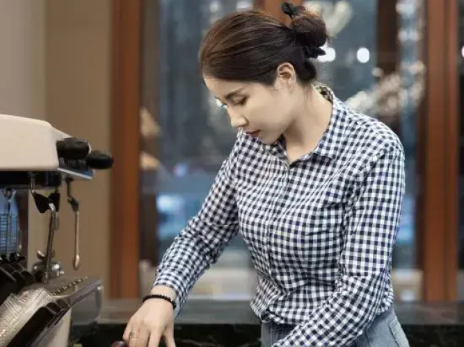 Wanda Yue,Ruoqiang