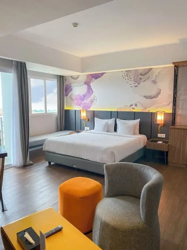 Executive Double room with balcony and with pool view