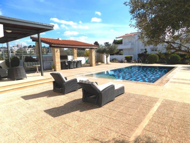 Deluxe Villa