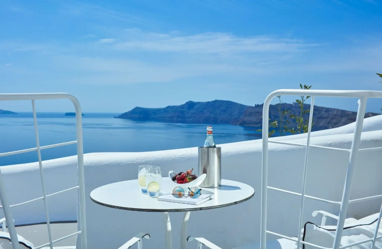 Suite with mountain view