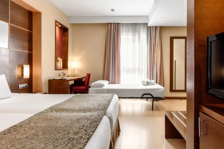 Triple room