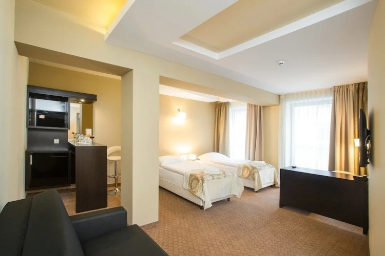 Deluxe Quadruple room with view