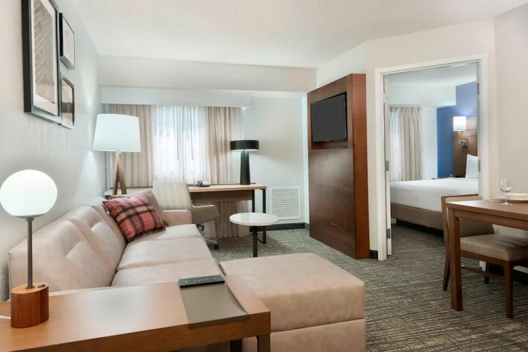 1 Bedroom Suite