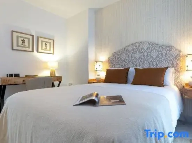 3 Bedrooms Apartment