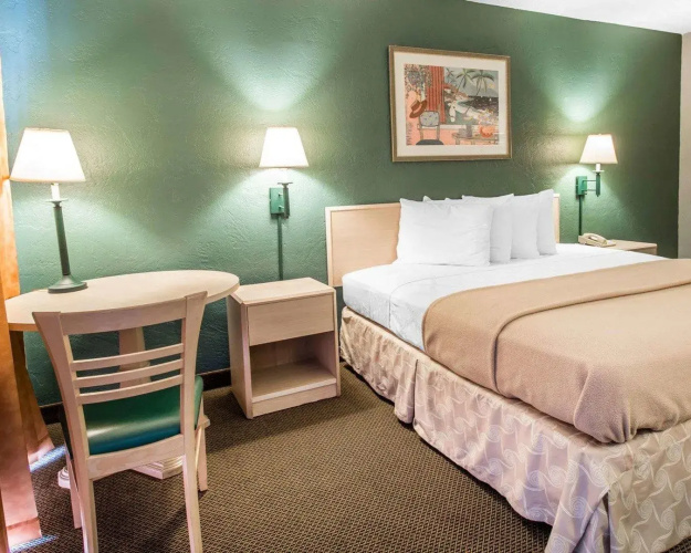 OYO Hotel Mustang Silverspring FL