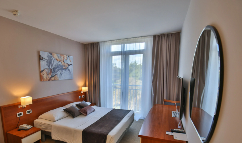 Arena Hotel Holiday