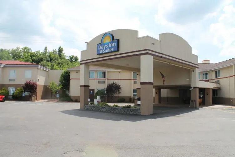 Days Inn & Suites Bridgeport - Clarksburg - Bridgeport, WV