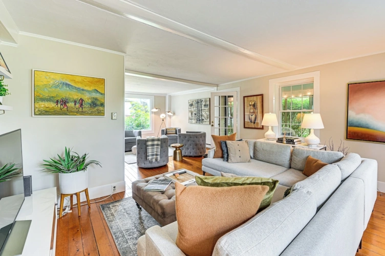 4 Bedrooms Cottage