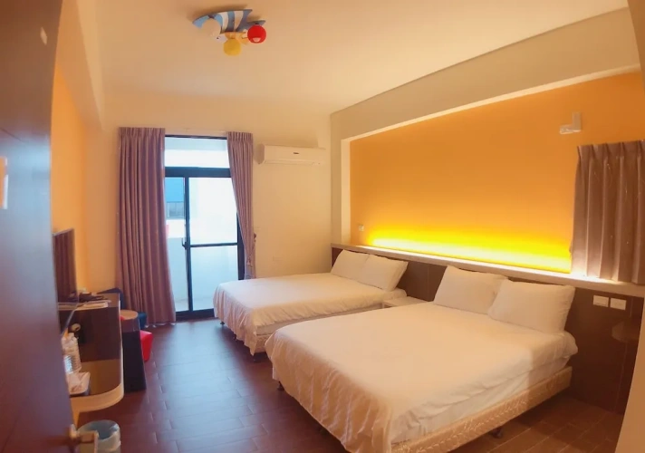 Standard Quadruple room with balcony