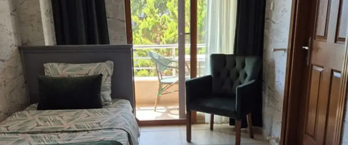 Akçay Pembe Köşk Otel