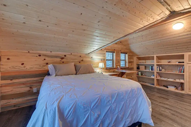 Custom Kasilof Cabin on 40 Private Acres