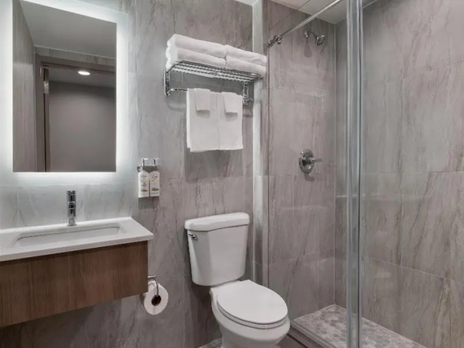 Holiday Inn Express & Suites Bronx - NYC photo 11
