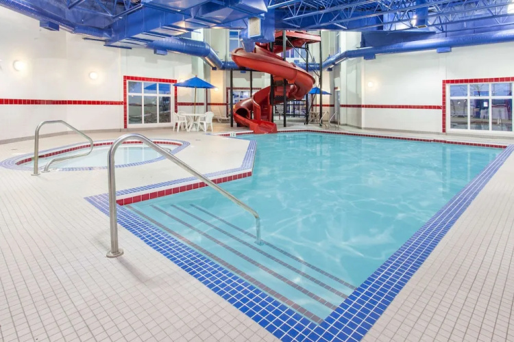Ramada by Wyndham Pincher Creek photo 15