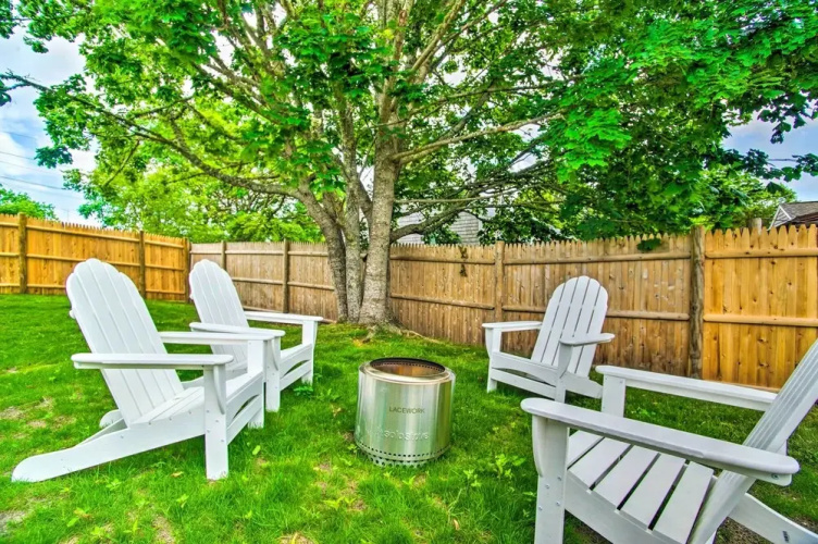 Pet-friendly Cape Cod Getaway < 1 Mi to Beach