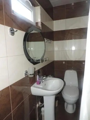 Tinikos Guest House