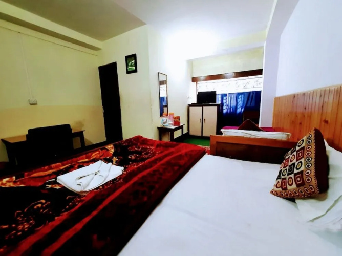 Goroomgo Opal Inn Darjeeling