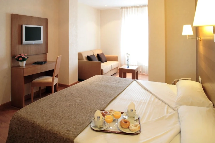 Triple room