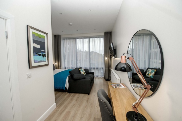 The James Suites