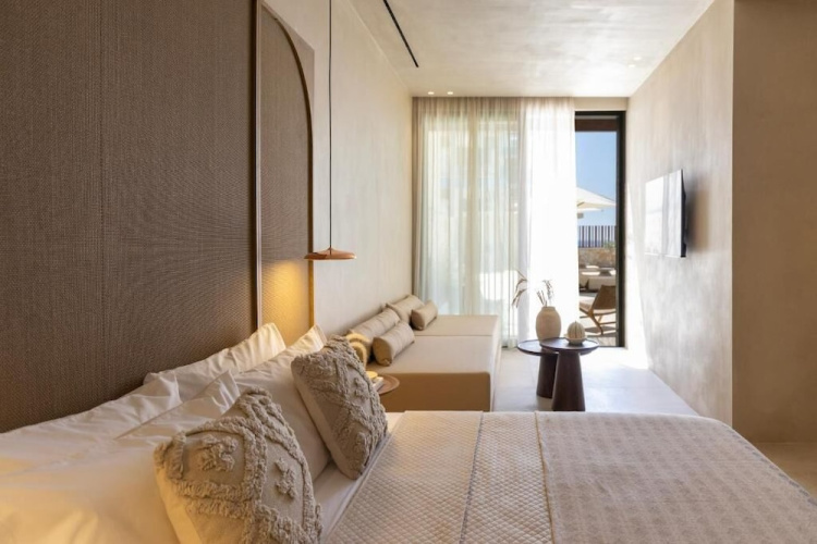 Elea Luxury Suites