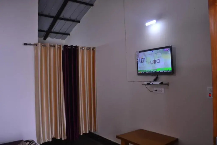 Naina Bird Resort