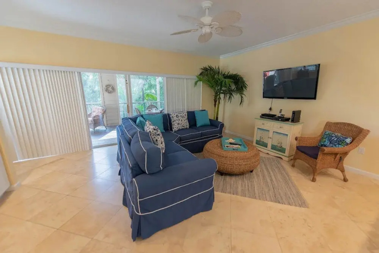Quiet Palms Apartment 3