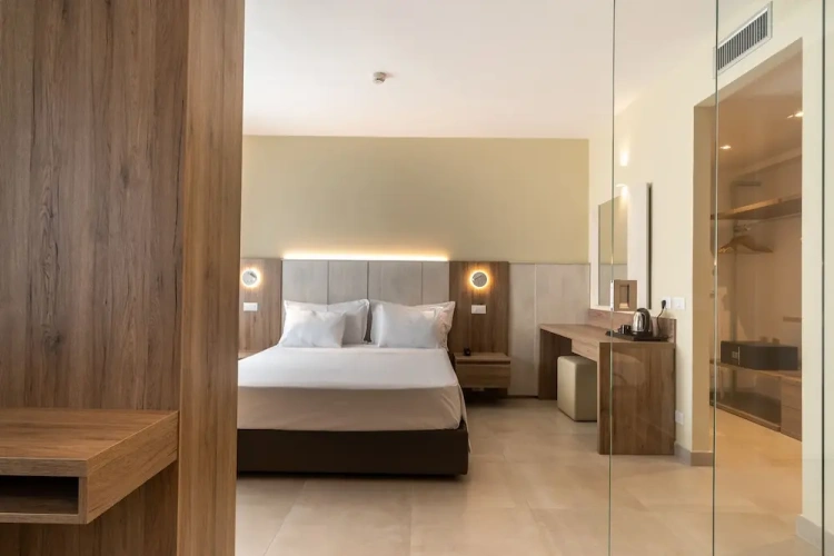 Superior Quintuple Suite
