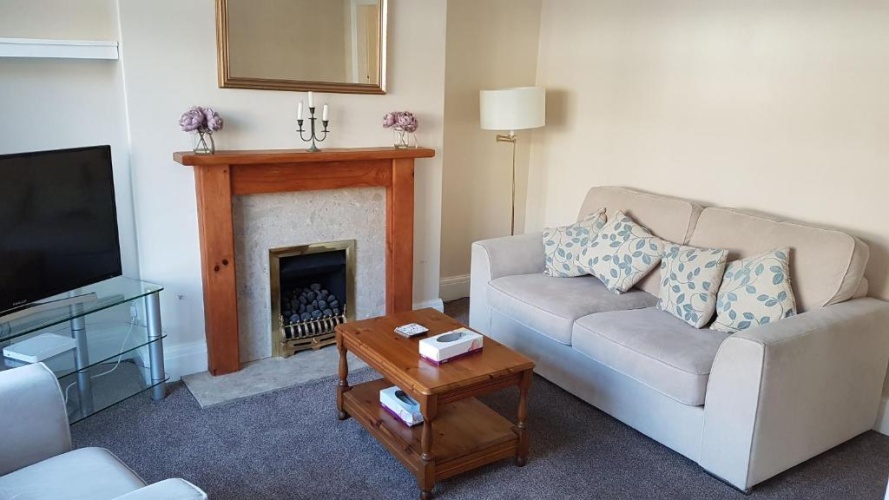 3 Bedrooms Cottage