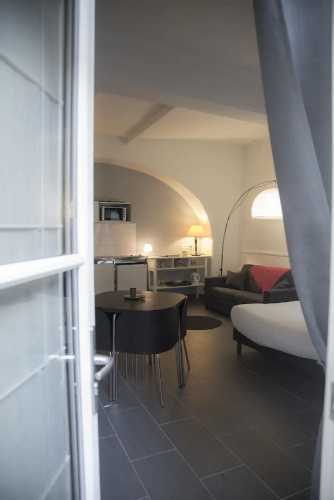 Saint-Germain des Prés Apartment 2