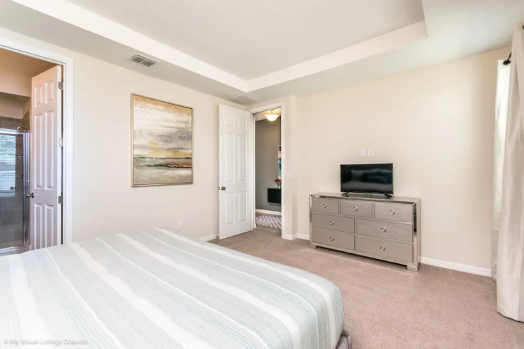 1552 Carey Palm Circle