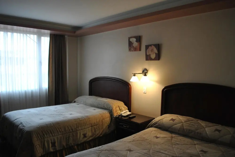 Hotel Makroz