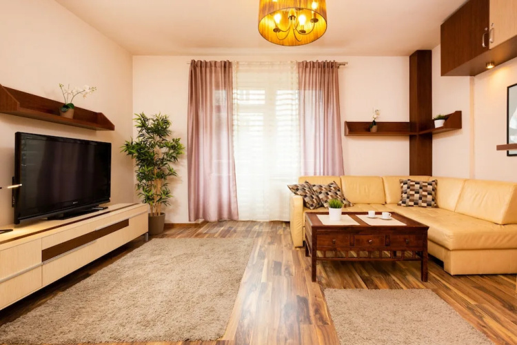 Apartments Warsaw Hoza by Renters