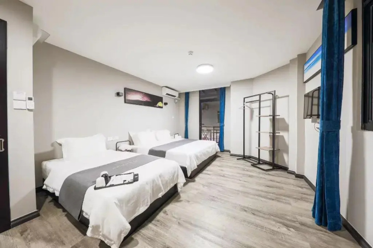 Paly Hotel