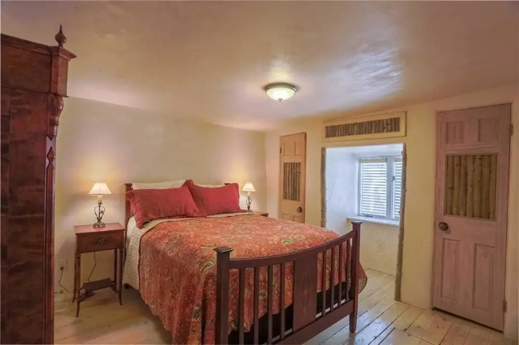 Camino Cabra - Two Bedroom Home