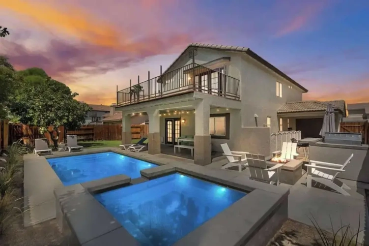 5 Bedrooms Cottage