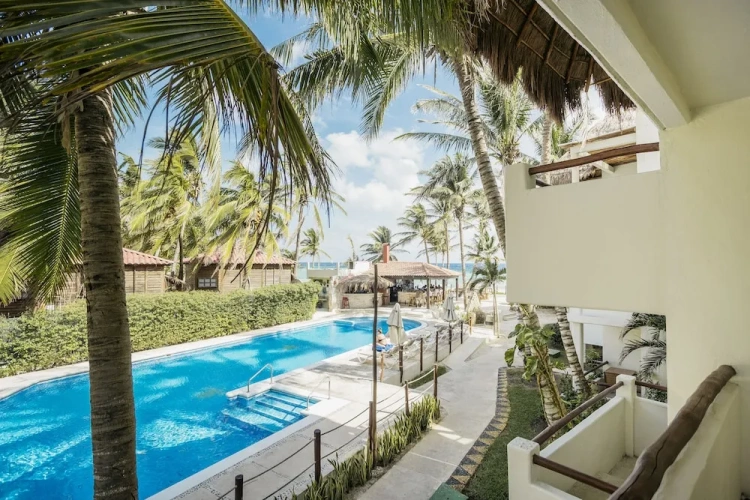 Standard Double room with balcony and with pool view