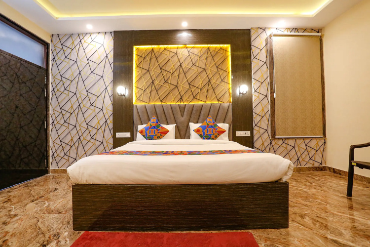Fabhotel Occazia Palace