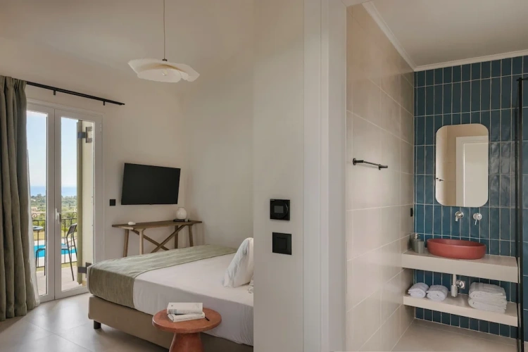 1 Bedroom Superior Double room with balcony and with sea view